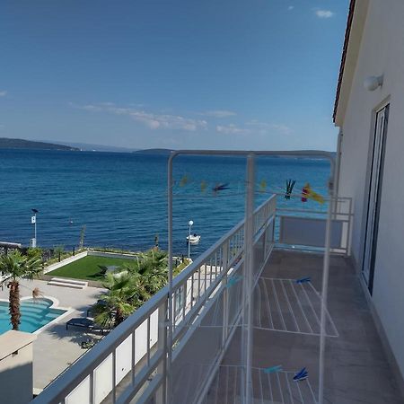 Apartman Figaro Pogled Od Milijun Dolara, 2 Tusa, 2 Wc Kastela Exterior photo