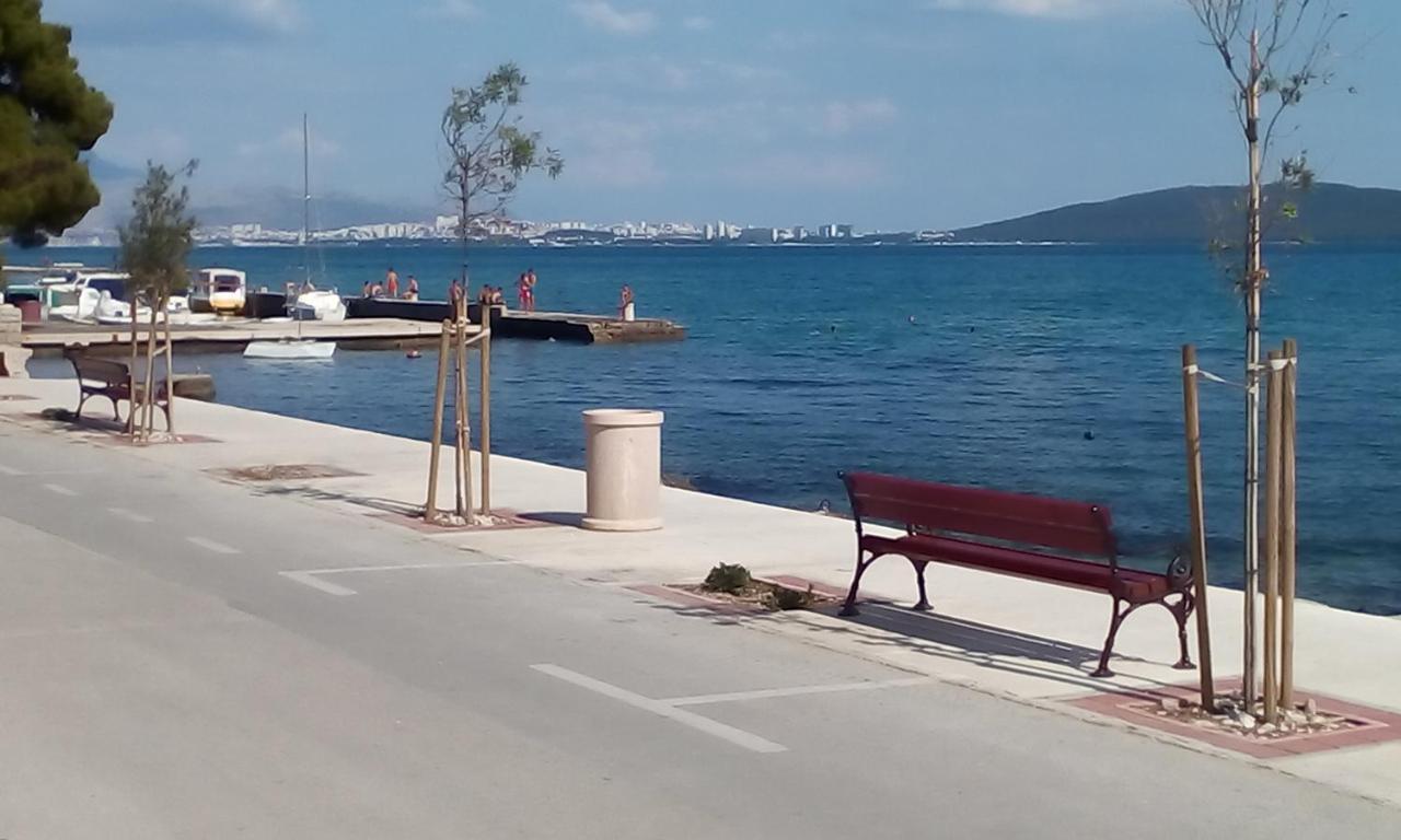 Apartman Figaro Pogled Od Milijun Dolara, 2 Tusa, 2 Wc Kastela Exterior photo