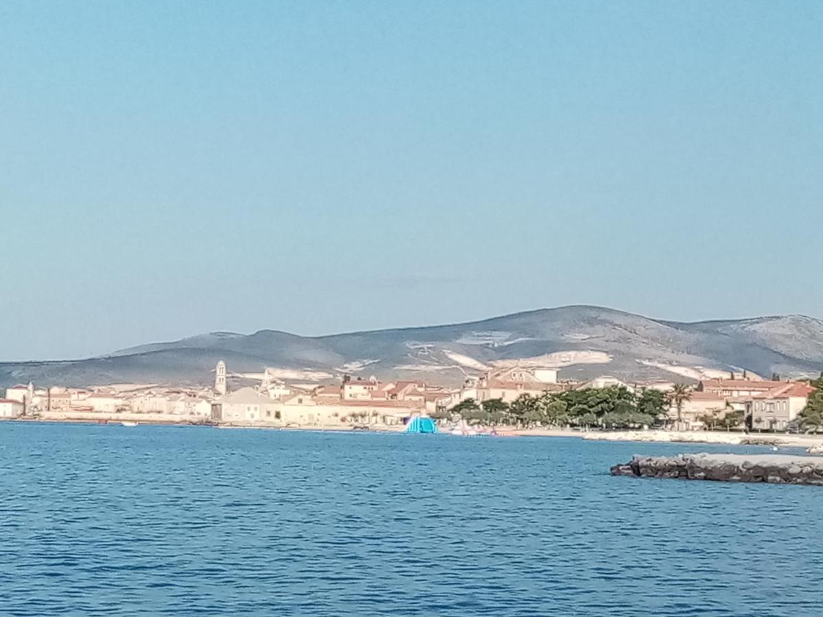 Apartman Figaro Pogled Od Milijun Dolara, 2 Tusa, 2 Wc Kastela Exterior photo