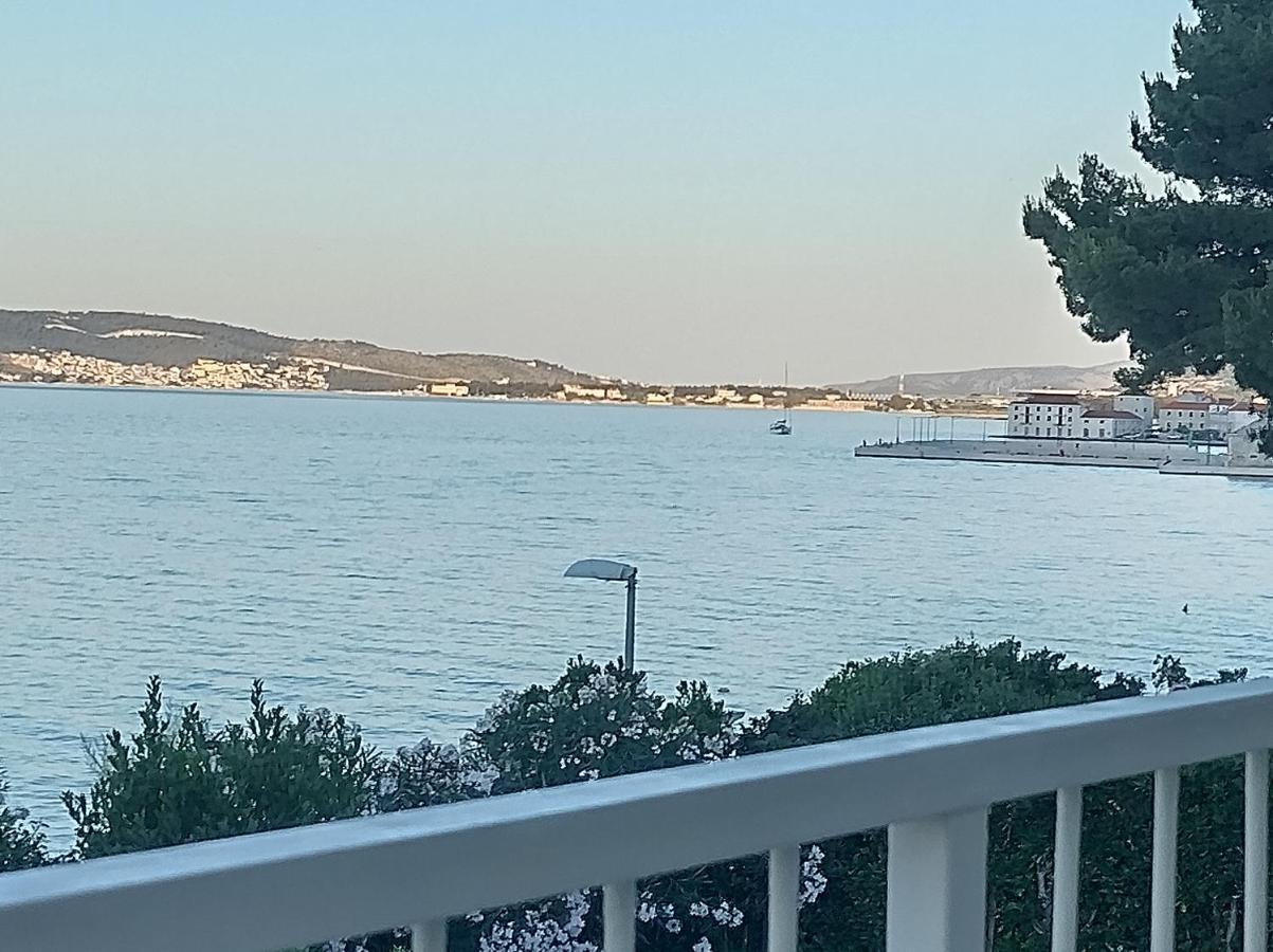 Apartman Figaro Pogled Od Milijun Dolara, 2 Tusa, 2 Wc Kastela Exterior photo