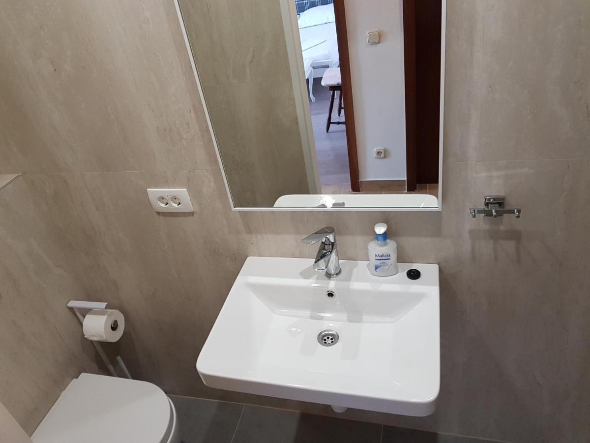 Apartman Figaro Pogled Od Milijun Dolara, 2 Tusa, 2 Wc Kastela Exterior photo