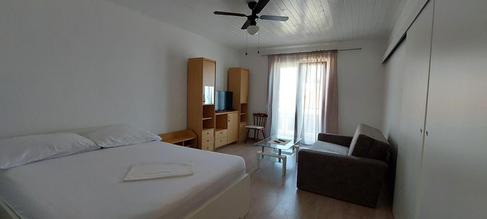 Apartman Figaro Pogled Od Milijun Dolara, 2 Tusa, 2 Wc Kastela Exterior photo